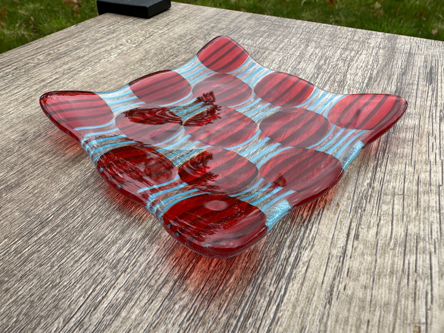 Small Plate, Raindrop, Red, Blue