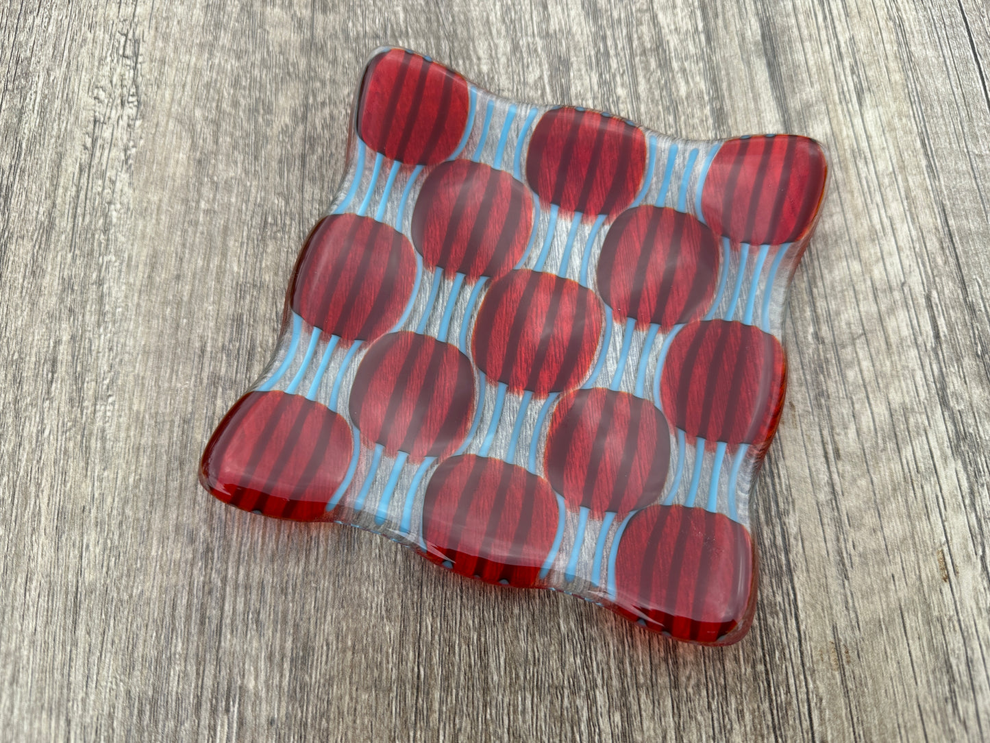 Small Plate, Raindrop, Red, Blue